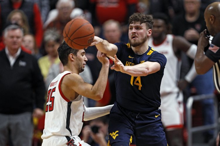 No. 13 WVU Takes on Upset-Minded Oklahoma